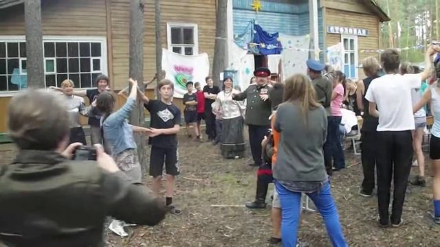 Обучение молодежи казачьим танцам. Детский казачий лагерь смотреть онлайн