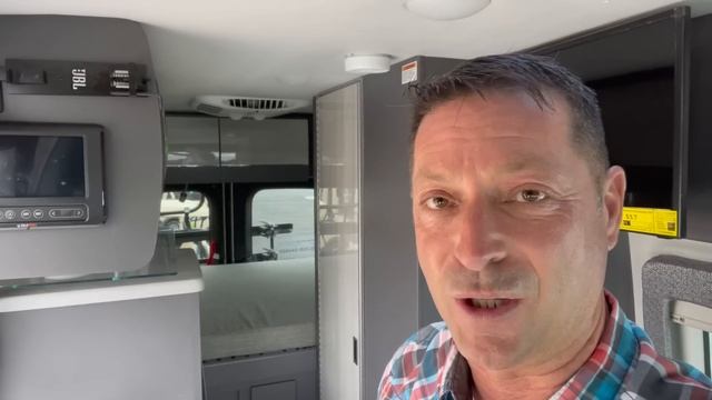 SMASHING ? 4x4 TRANQUILITY 19L Sprinter ADVENTURE VAN by Thor ? Lithium ? 140k ❓REVEL KILLER❓ смотреть онлайн