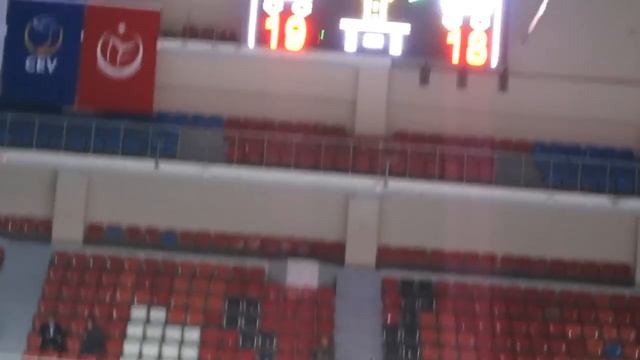 önce Arslan Ekşi sonra libero Serkan sakatlanır смотреть онлайн
