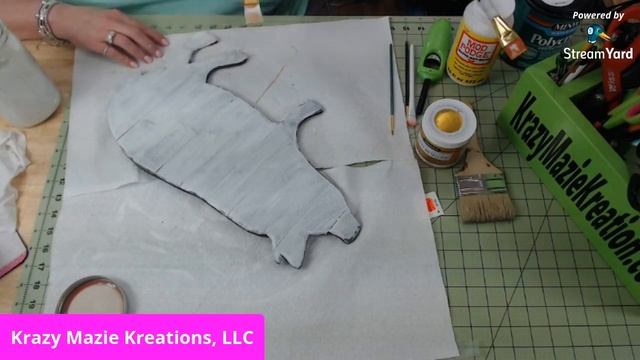 Learn how to Mod Podge using napkins on a metal & wood surfaces by Krazy Mazie Kreations смотреть онлайн