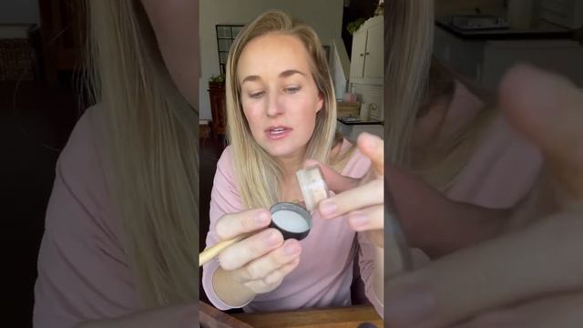 Natural Monochromatic Makeup Tutorial by Lemongrass Spa смотреть онлайн