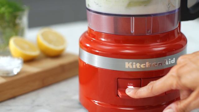 KitchenAid 2.1L Food Processor - How To Use The Blade Accessories смотреть онлайн