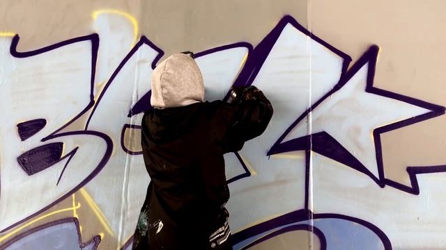 Поймала полиция за Граффити. Rebel813.Police And GRAFFITI Bombing Under The Bridge.