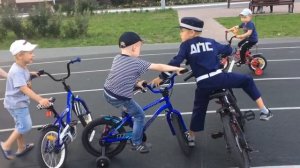 Ментовской беспредел. Ребёнка остановил гаишник