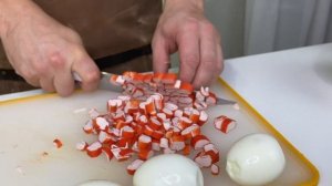 Салат с крабовыми палочками, кукурузой и сухариками БЕЗ МАЙОНЕЗА, по-новому