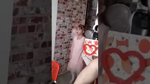 Белорусская народная песня . Исполняет русско-сербская девочка) Братские народы навсегда смотреть онлайн