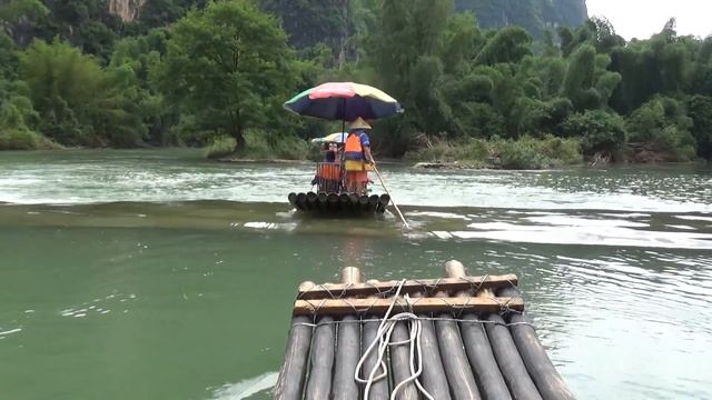 Сплав на бамбуковых плотах в Яншо - Жизнь в Китае #170 смотреть онлайн