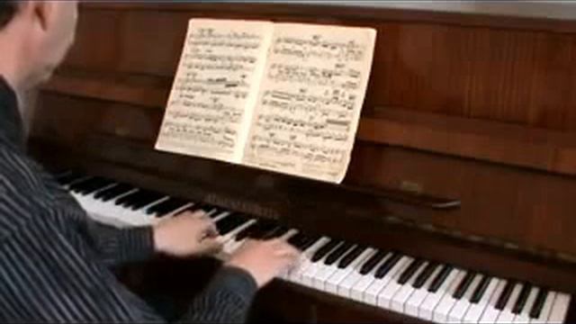 Урок пианино № 56. Играем сонату Моцарта № 12 на пианино. Часть 2 смотреть онлайн