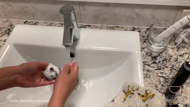 The Correct Way to Clean an Electric Toothbrush смотреть онлайн