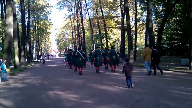 Петергоф - аллеи Монплезир и Марли 11-10-2015 смотреть онлайн