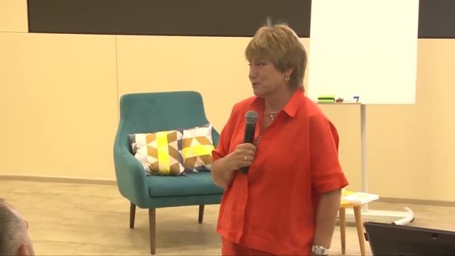"Дети-дети, куда вас дети?" | Нина Зверева "Как общаться с детьми" | Выступление в Сбере смотреть онлайн