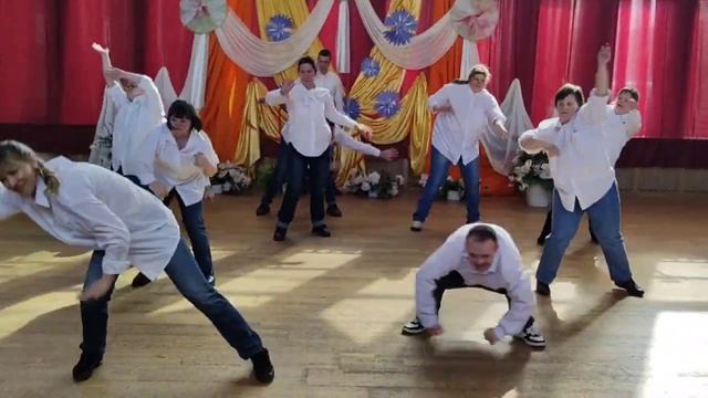 Ребята, посещающие Слуцкий ТЦСОН, исполнили танец "Ритмы сердца" смотреть онлайн