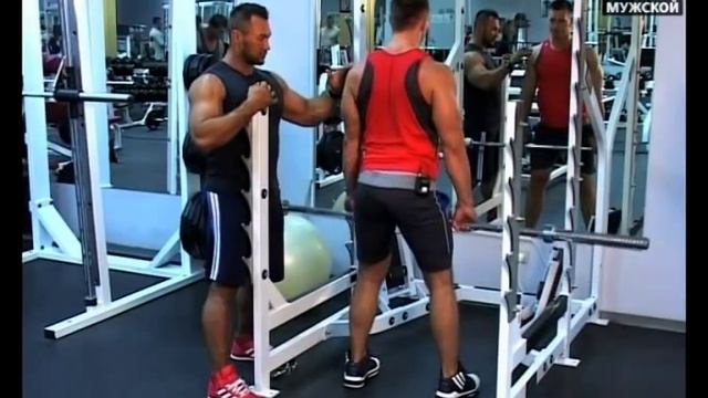 Мышцы плеч: штанга. Зарядка на Мужском 24 смотреть онлайн