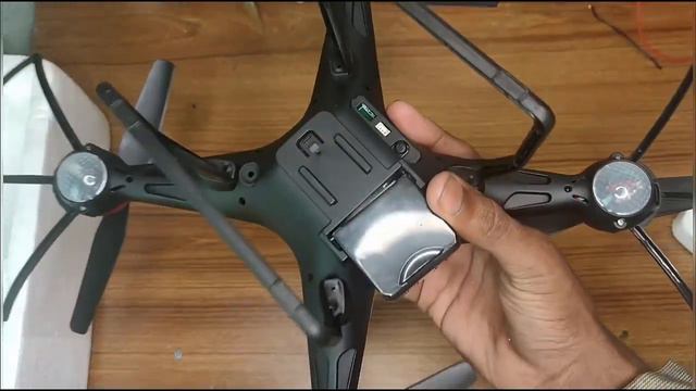F68 Drone Review | Best 4K Rotating RC Quadcopter Drones With WiFi FPV Camera смотреть онлайн