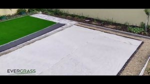 Монтаж искусственного газона и бордюра  installation of artificial turf