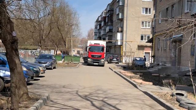 Как фуры Магнита ездят по дворам смотреть онлайн