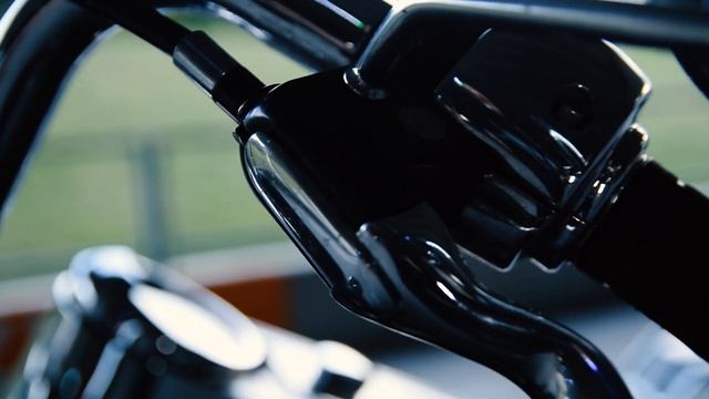 HARLEY DAVIDSON ROADKING смотреть онлайн