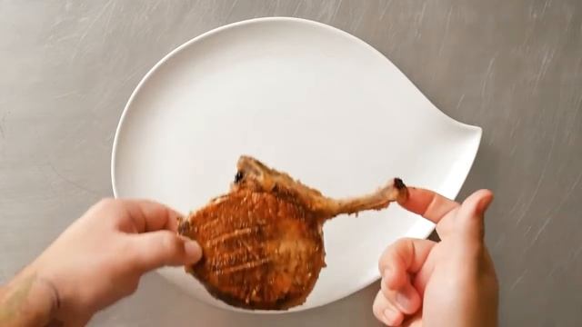 Vitamix Prep 3 -Test Kitchen Bone in Chop HD смотреть онлайн