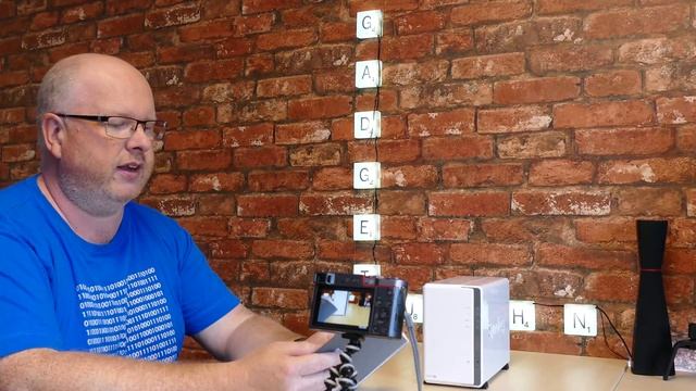 Synology Diskstation DS216J - HDD Installation & Initial Setup - Pt1 смотреть онлайн