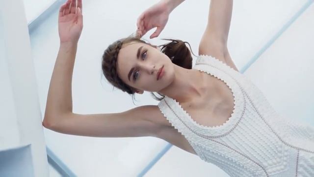 STASHA YATCHUK for HERVE LEGER BY MAX AZRIA S/S 2016 (Campaign) смотреть онлайн