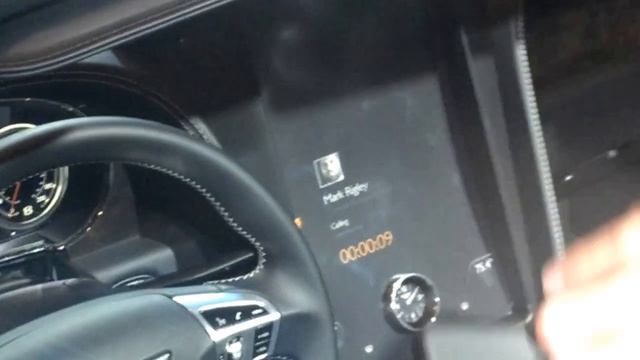 BlackBerry OS10 embedded in a Bentley смотреть онлайн