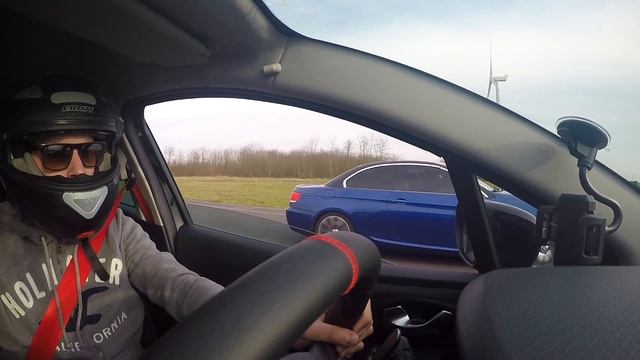 Clio 4 RS1 1.6 200 vs E93 330i 272 - Départ Arrêté смотреть онлайн