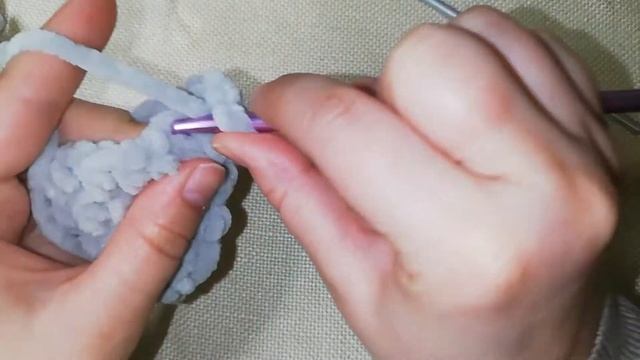 Ажурные уши для зайки из плюшевой пряжи. Подробный мастер класс с описанием. Часть 1 смотреть онлайн