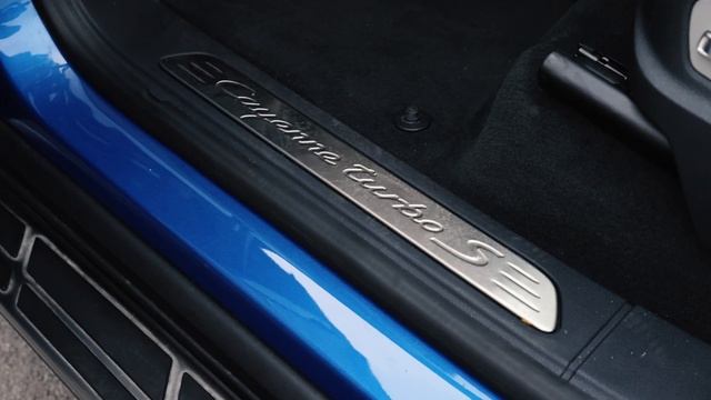 2017 Porsche Cayenne Turbo S Showcase смотреть онлайн