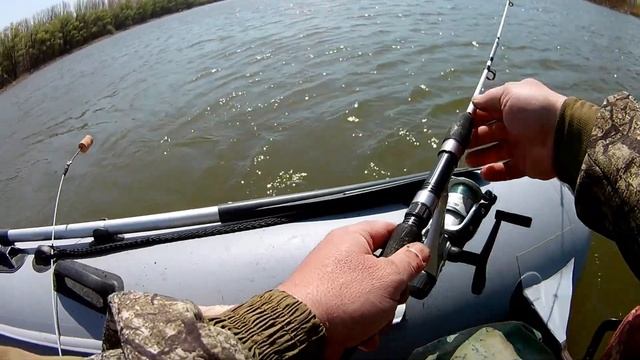 Ловля первой весенней воблы, леща и густеры апрель 2021.Клев как на черных камнях.Часть 1 смотреть онлайн