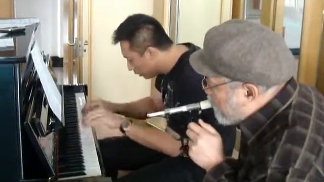 "Flight of the Bumblebee" strange piccolo solo смотреть онлайн