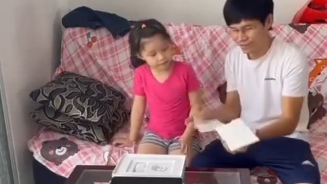 Đập hộp iPad 10.2 2021 giúp cho việc học tập смотреть онлайн