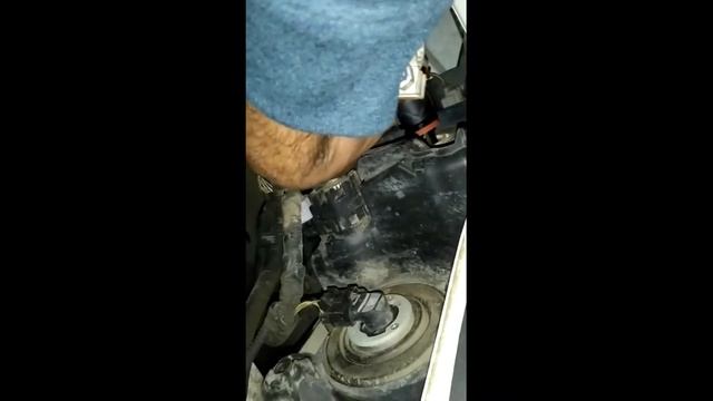 TOYOTA CAMRY 2015 год. МЕНЯЕМ ГАЛОГЕННЫЕ БЛИЖНЕГО СВЕТА ЛАМПОЧКИ НА LED H11-55W смотреть онлайн