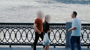 Выгулял девушек в белье на поводке . Деньги Решают Все. Dogonyaev