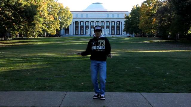James dancing on Vanderbilt's campus #BeyondTheLightsContest смотреть онлайн