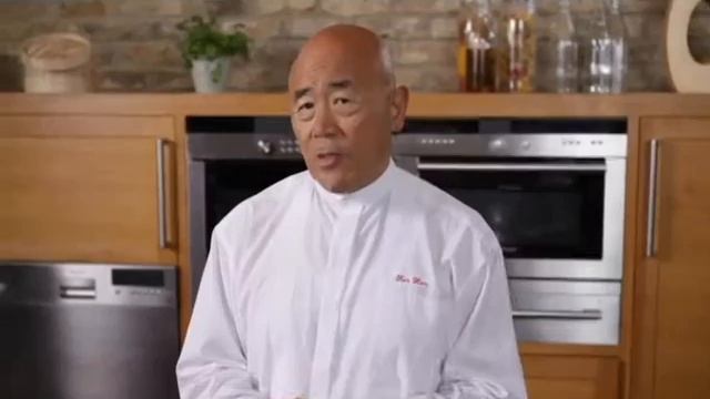 Почему в Азии едят палочками? смотреть онлайн