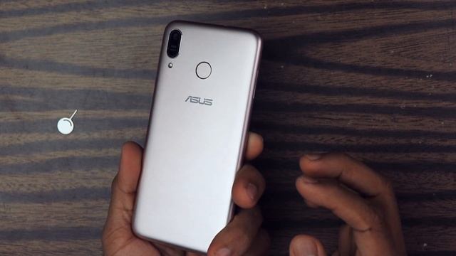 Asus Zenfone Max M1 & Zenfone Lite L1 Unboxing and First Impression Overview смотреть онлайн