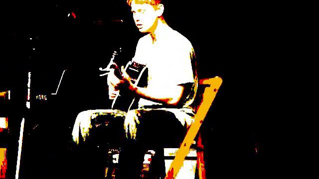 Great song from young Master!Здорово зажигает(в 15-ть-то лет!!!) смотреть онлайн