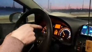 Тойота авенсис, проверьте стояночный тормоз и  vsc., загорелся чек