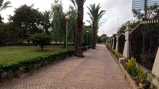 ЖАРА В ИСПАНИИ ЗИМОЙ ☀️ Красивейший парк в Торревьехе для детей. смотреть онлайн