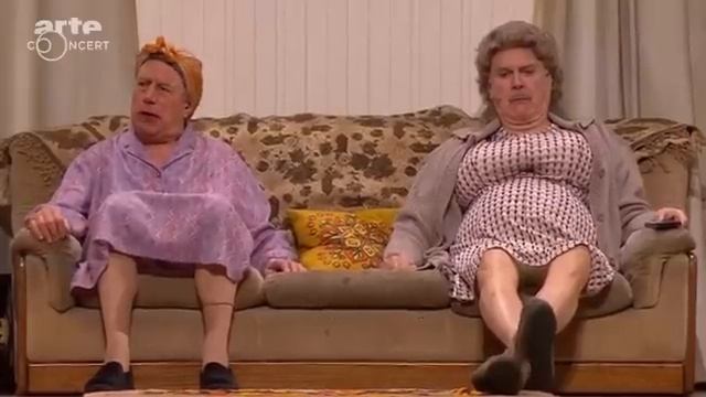 Monty Python - (mostly) One Down, FIve To Go (FULL SHOW LIVE) german sub смотреть онлайн