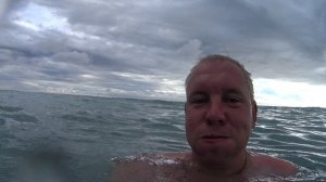 Чёрное море штормит. Мы купаемся! Пицунда. Абхазия.