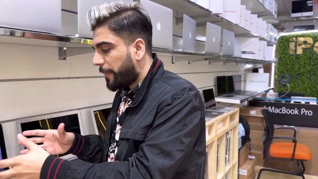 MacBook Pro NEW Year Offer In Dubai | FREE IPAD | DUBAI MACBOOK MARKET | MACBOOK AIR | MACBOOK PRO смотреть онлайн