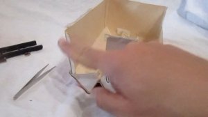 Депо игрушечных трамваев и старый бумажный трамвай Gotha T57 отправляются на ремонт