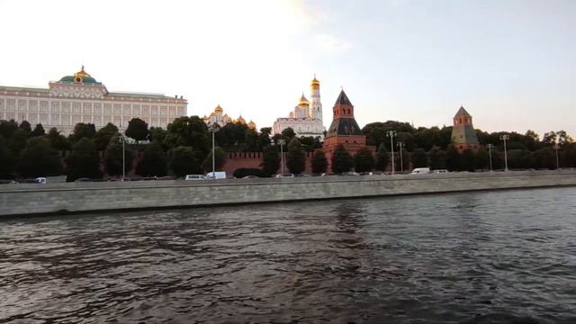 Катания по Москве-реке смотреть онлайн