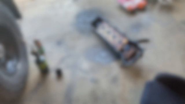 Resurrecting a Beat Down Land Cruiser смотреть онлайн