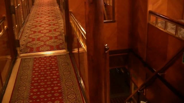 Прогулка по средней палубе теплохода И.А. Крылов, август 2014 г. смотреть онлайн