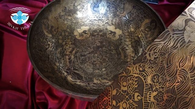 Эксклюзивная Тибетская Поющая Чаша -«Колесо Сансары в руках Ямы» - 52.5 см. Поющие Чаши из Непала. смотреть онлайн
