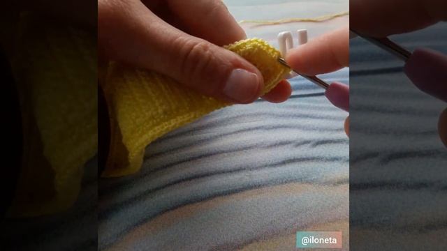 Ввязываю застежку в вязаный лиф крючком небольшой МК смотреть онлайн