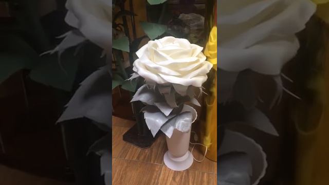 Светильник-цветок из изолона в горшке смотреть онлайн