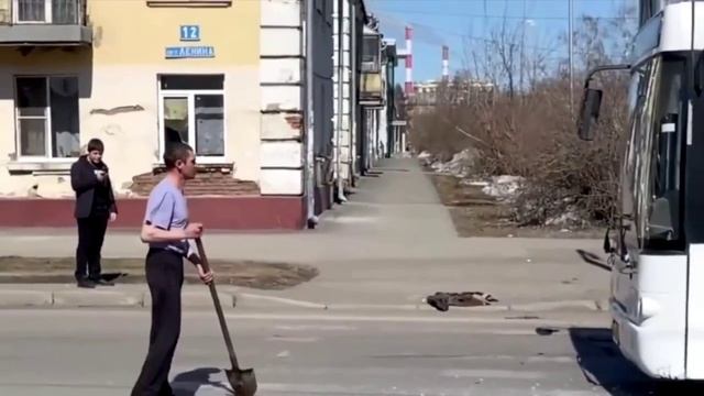 Алкаш против Автобуса смотреть онлайн